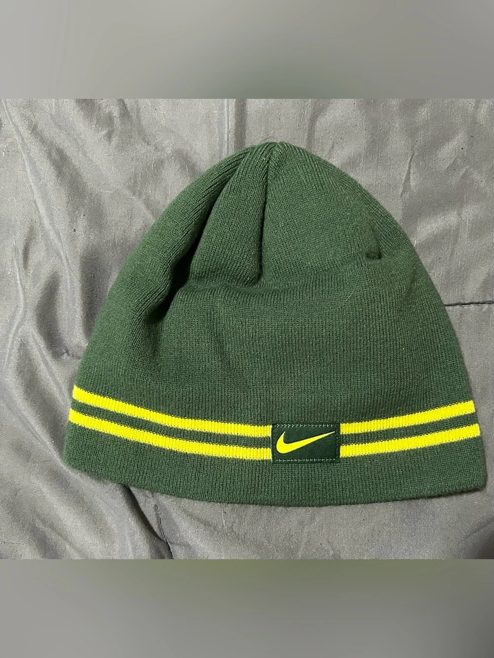 Nike University of Oregon Ducks One Size Embroidered Beanie Hat Green Yellow